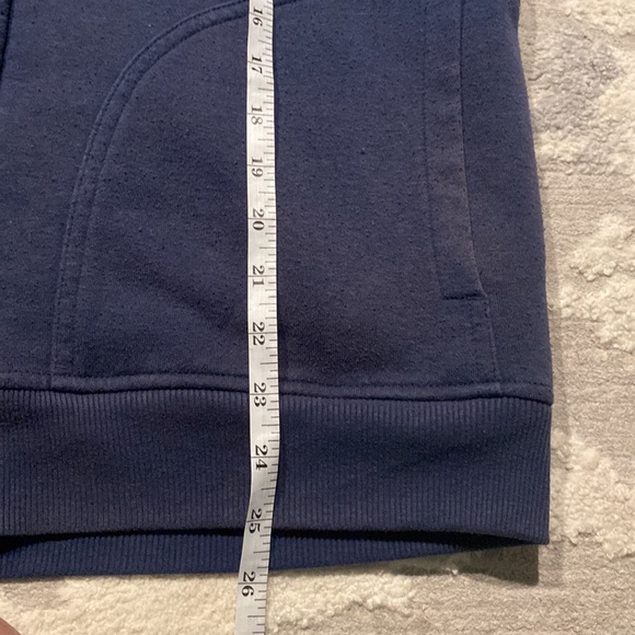 Used warm hoodie size 14-16 with zipper - Picture 6 of 7